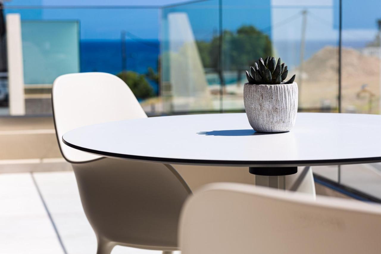 Lagoon Seabreeze Villa, Sumptuous Retreat, By Thinkvilla Pánormos Eksteriør bilde