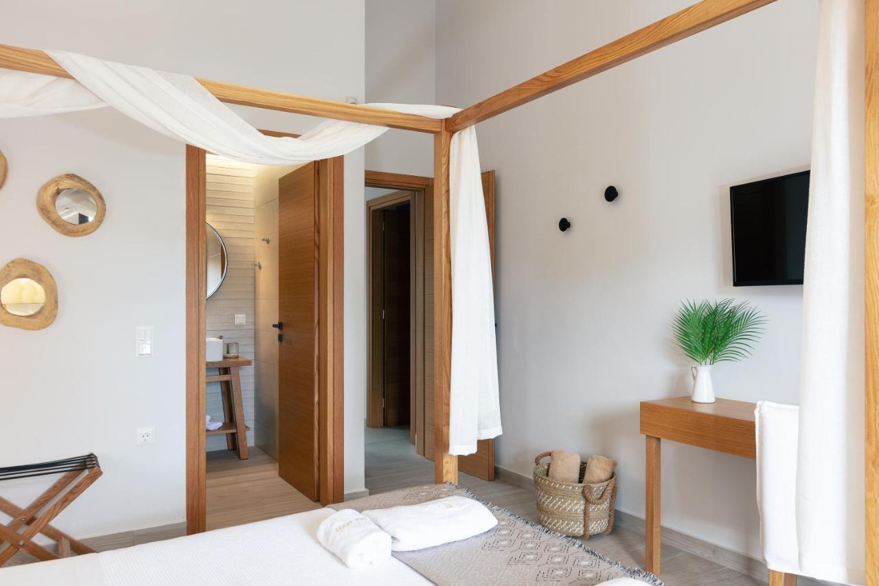 Lagoon Seabreeze Villa, Sumptuous Retreat, By Thinkvilla Pánormos Eksteriør bilde